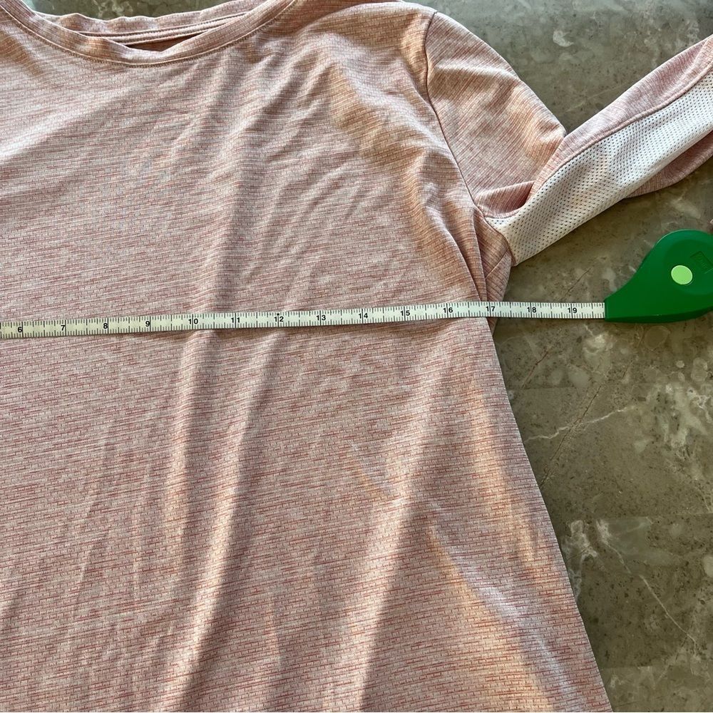 under armour pale pink long sleeve crew neck top size medium - Picture 9 of 13